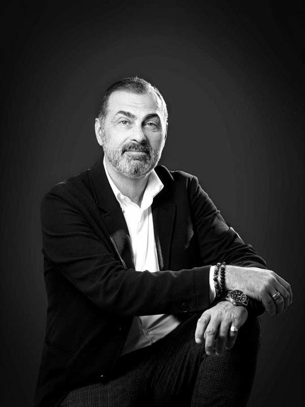 @lacravatebleue-photographe_portrait–homme-corporate-studio_aixenprovence