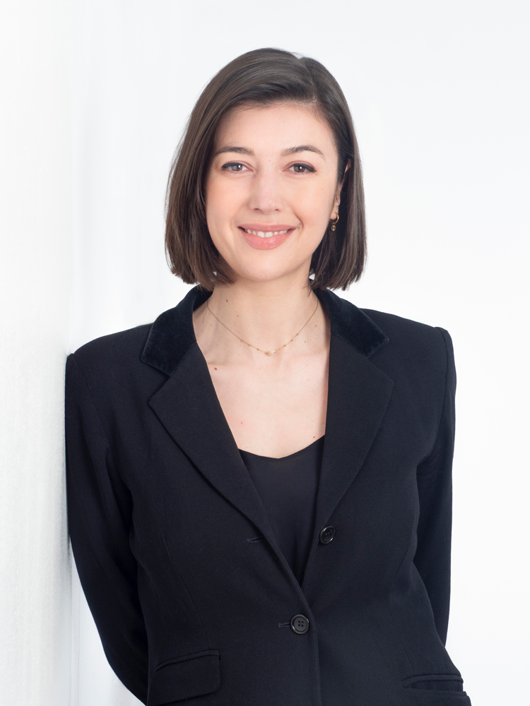 @lacravatebleue-photographe_portraitfemme—corporate-studio_aixenprovence-